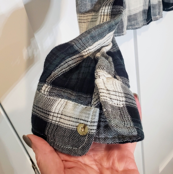 Maurices NEW Plaid Button Up Shirt Long Sleeves Size XL Black Cream Gray Cotton - Picture 7 of 15